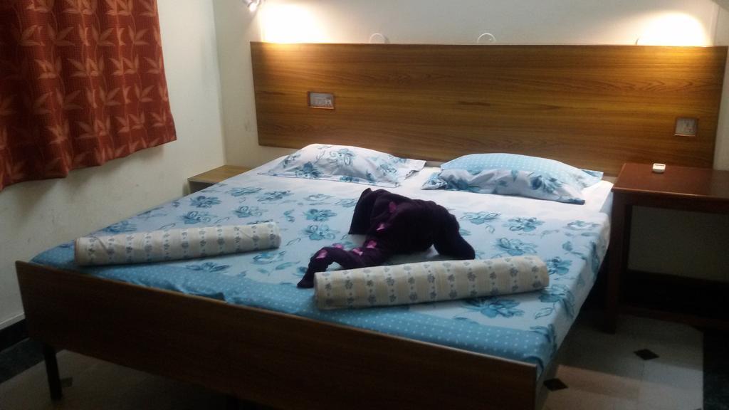 Hotel Sukhsadan Дехрадун Стая снимка