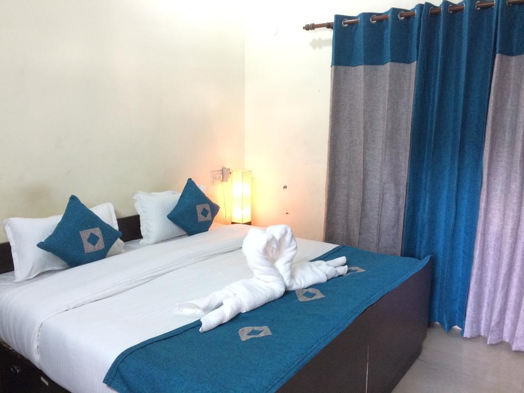 Hotel Sukhsadan Дехрадун Стая снимка