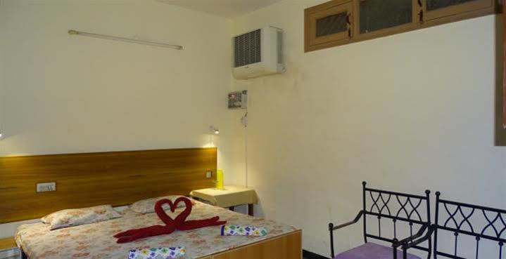 Hotel Sukhsadan Дехрадун Екстериор снимка